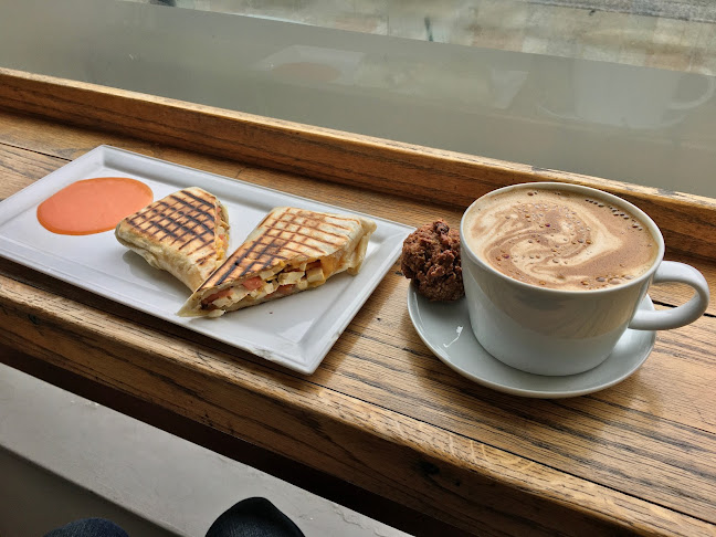 Gene Coffee Bar - Hospitality and gastronomy