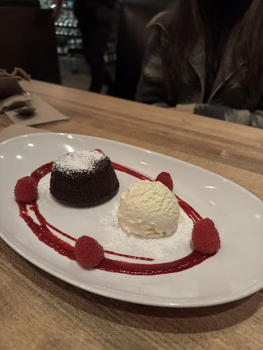 1550 Kenaston Blvd, Winnipeg, MB R3P 0Y4