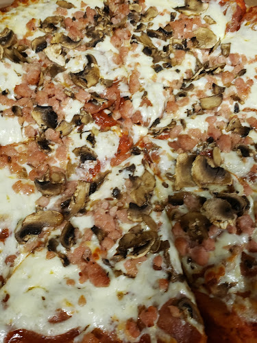 Opinii despre Mama Sofia Pizzeria Kingston în Kingston - Hospitality and gastronomy