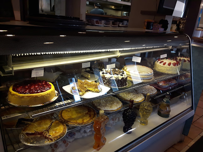 Malibu Restaurant East - Hospitality and gastronomy