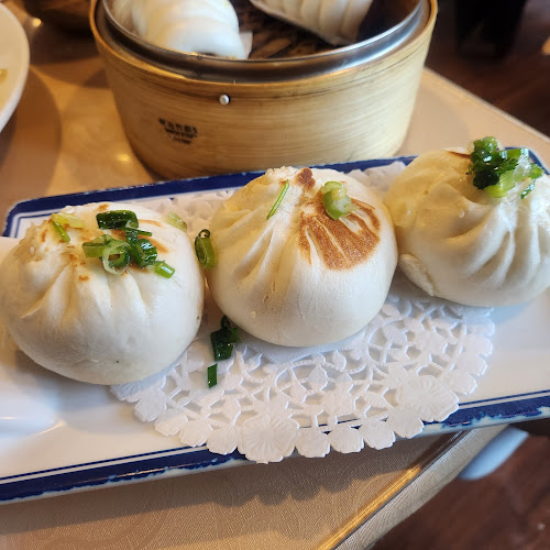 U & Me (Centre St. SW) - Calgary