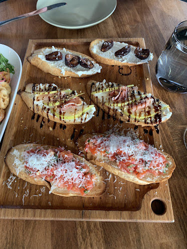 Cibo Waterfront Cafe - Hospitality and gastronomy