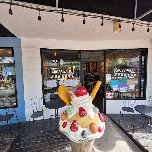 Comentarii opinii despre The Crosswalk Cafe