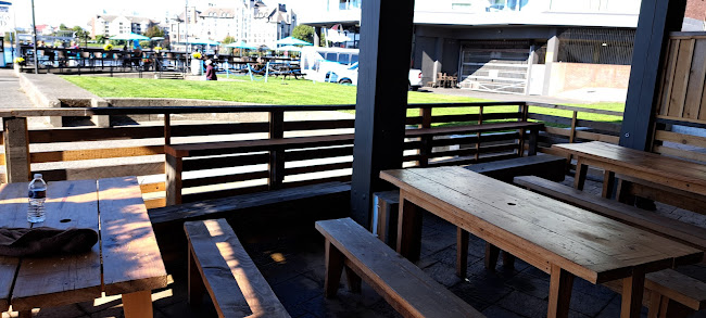 L'Authentique Poutine and Burgers