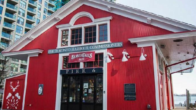 BeaverTails- Queues de Castor (Toronto Waterfront)