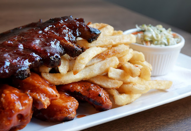 MAPLE MOOSE PUB - Peterborough