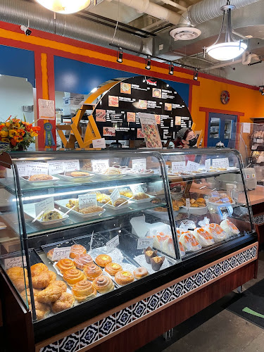 Pamola Bakery & Deli