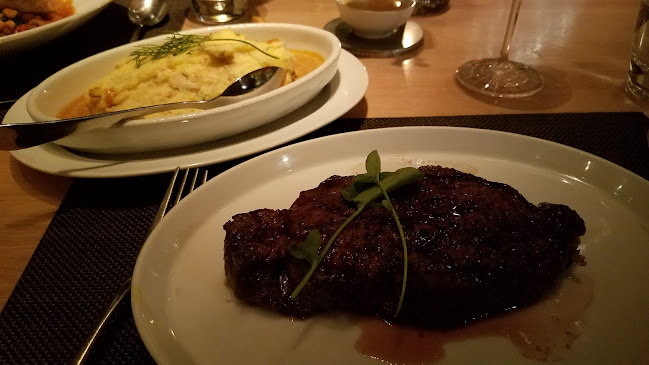 66 Wellington St W, Toronto, ON M5K 1J3