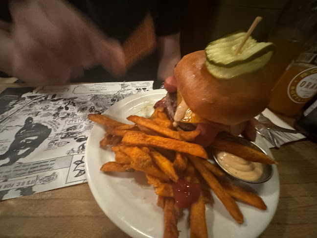 1550 Philip Ave, North Vancouver, BC V7P 2V8