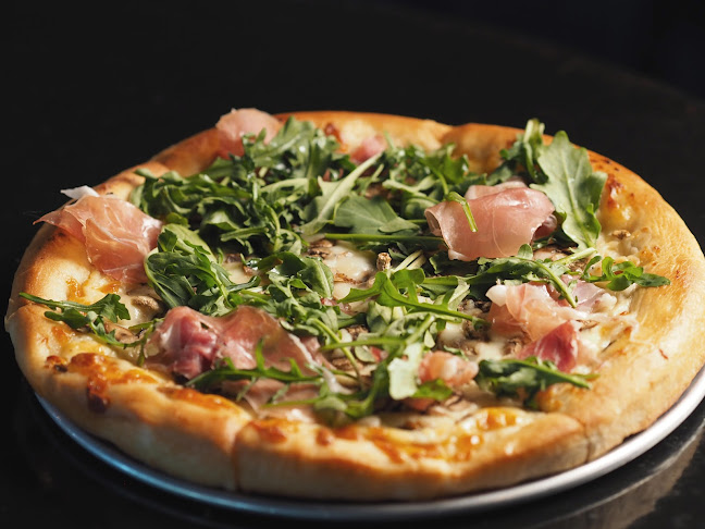 1052 Deep Cove Rd, North Vancouver, BC V7G 1S3