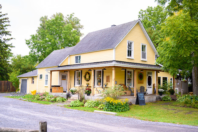 979 Cameron St, Cumberland, ON K4C 1A1