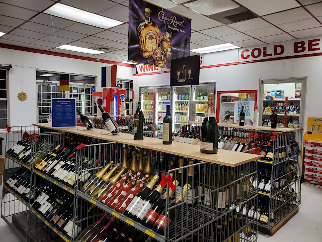 Opinii despre Owen's Liquor în Spruce Grove - Hospitality and gastronomy