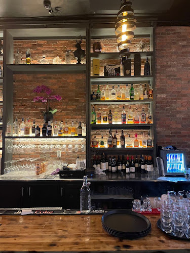 184 Princess St, Kingston, ON K7L 1B1