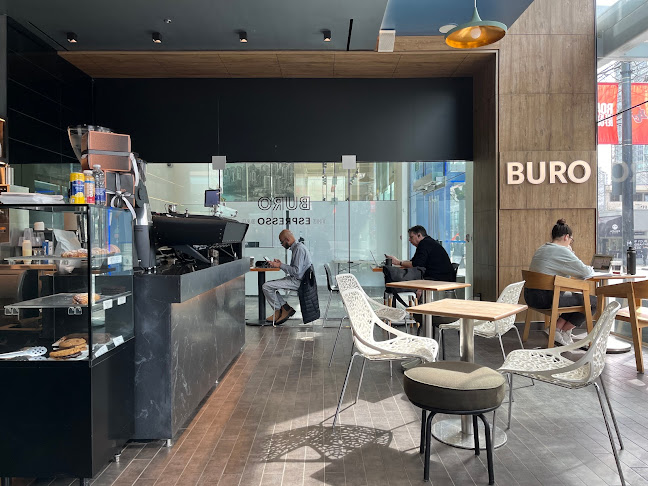 579 Robson St, Vancouver, BC V6B 1A6