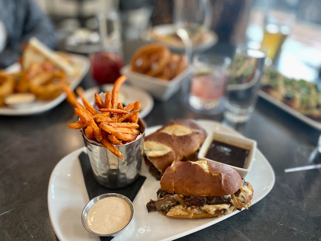 Opinii despre The Mezz în Medicine Hat - Hospitality and gastronomy