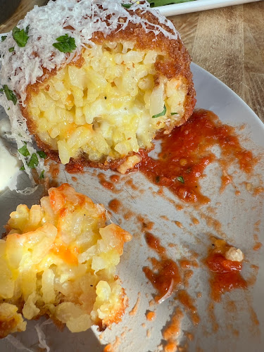 Cibo Waterfront Cafe - Hospitality and gastronomy