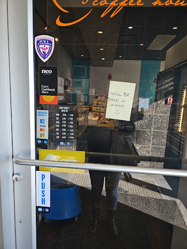 1824 Crowchild Trail NW #102, Calgary, AB T2M 3Y7