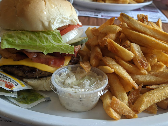 Opinii despre Queen's Coach Family Restaurant în Niagara Falls - Hospitality and gastronomy