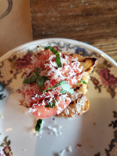 2429 Fairview St, Burlington, ON L7R 2E3