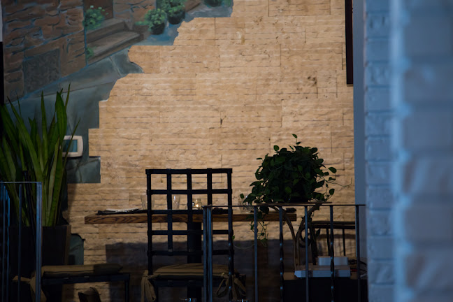 1835 W 4th Ave, Vancouver, BC V6J 1M4