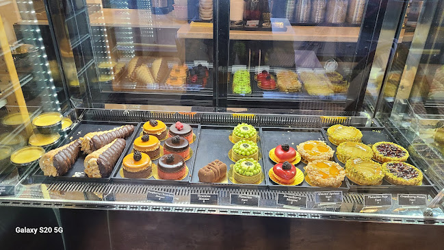 823 15th St W, North Vancouver, BC V7P 1M7