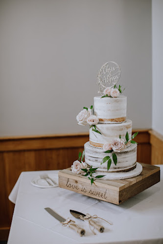 Opinii despre Kakes by Kathie-Kelowna Wedding Cakes în Kelowna - Hospitality and gastronomy