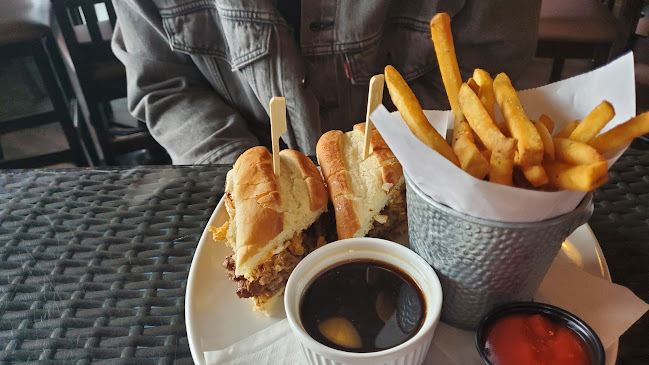 8650 112 Ave NW, Calgary, AB T3R 0R5