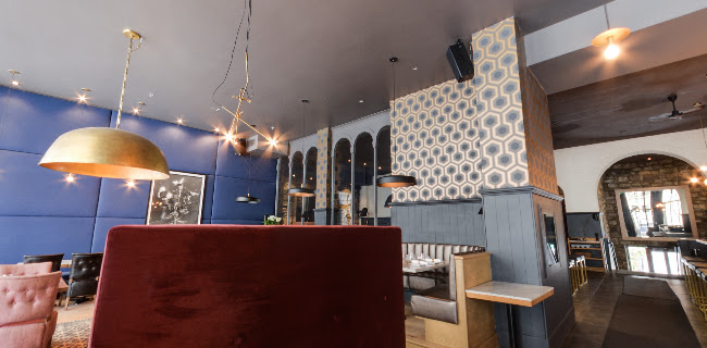 Social Restaurant + Lounge - Hospitality and gastronomy