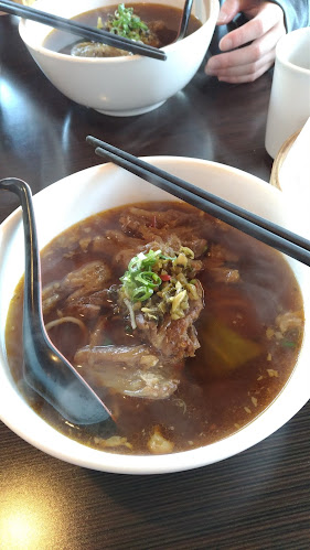 3994 Shelbourne St, Victoria, BC V8N 3E2