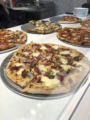 La Ruota Pizzeria CAMBIE - Vancouver