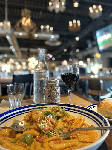 2429 Fairview St, Burlington, ON L7R 2E3