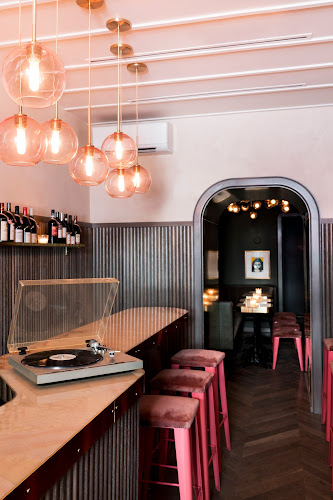 Opinii despre Bar Annabelle în Calgary - Hospitality and gastronomy