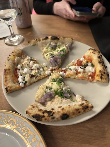 118 Athol St, Whitby, ON L1N 3Y9