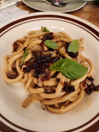 118 Athol St, Whitby, ON L1N 3Y9