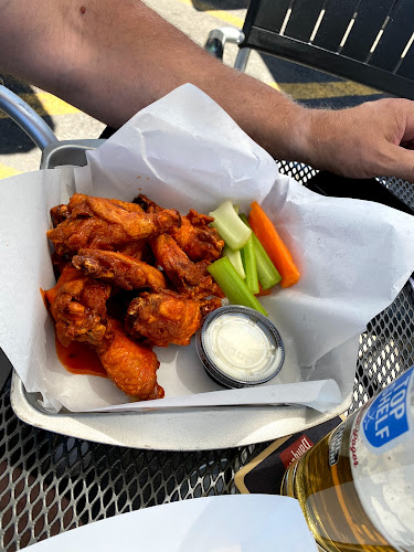 Opinii despre Kim's Wooden Nicol în St. Catharines - Hospitality and gastronomy