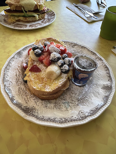 474 Pall Mall St, London, ON N5Y 2Z3