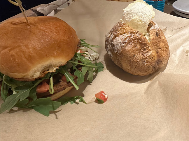 Opinii despre Jack Astor's Bar & Grill Yonge & Bloor în Toronto - Hospitality and gastronomy