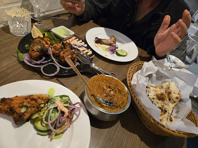Spice & Saffron Indian Cusine Bar & Restaurant - Oakville