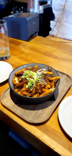 Malone's Taphouse - Hospitality and gastronomy