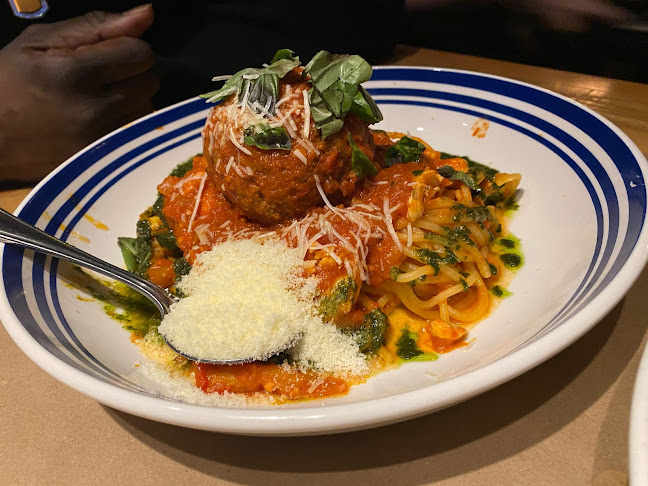 2429 Fairview St, Burlington, ON L7R 2E3