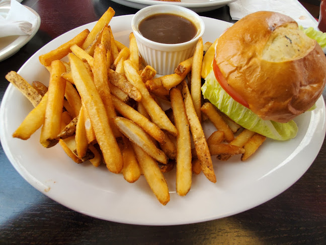 1883 Ness Ave, Winnipeg, MB R3J 0Y8