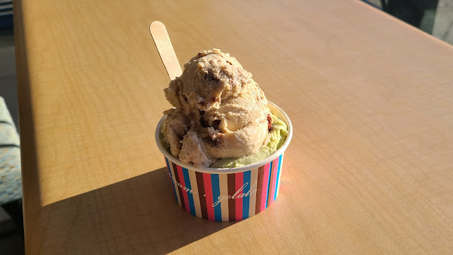 1520 Yew St, Vancouver, BC V6K 3E4