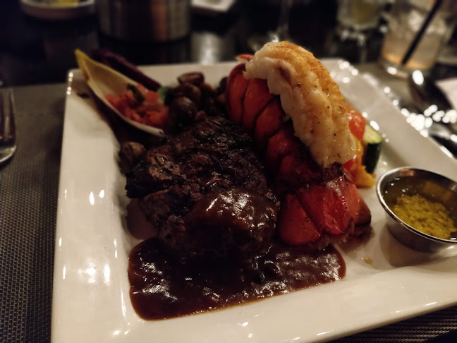 Opinii despre Eight Zero Zero Resto Lounge în Cornwall - Hospitality and gastronomy