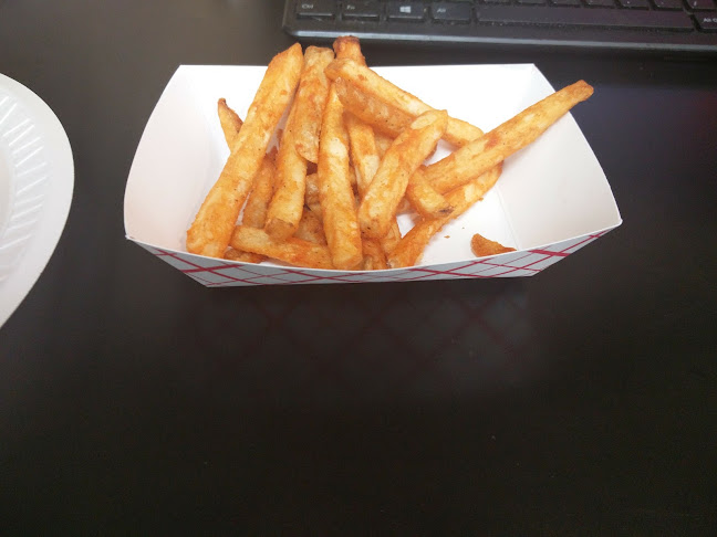 Quik Chik - Brampton - 410/Steeles - Hospitality and gastronomy