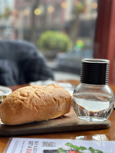 Opinii despre The Old Spaghetti Factory în Vancouver - Hospitality and gastronomy