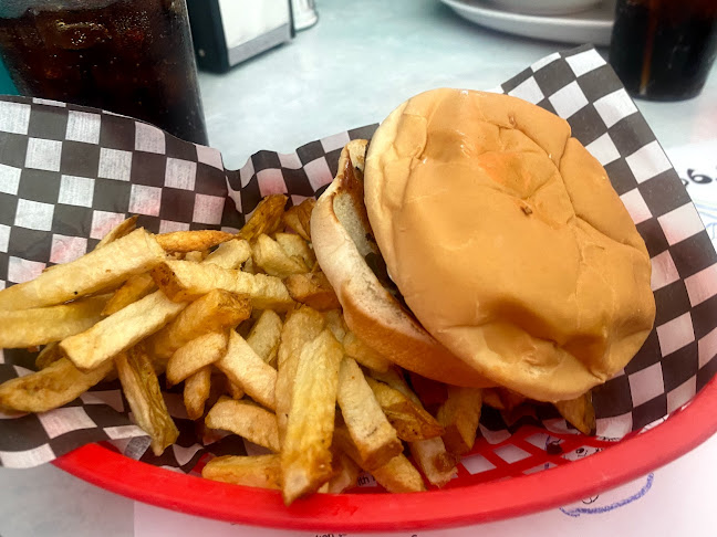 22596 Lougheed Hwy., Maple Ridge, BC V2X 2V1