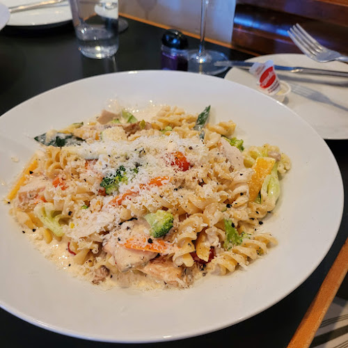 60 Walnut St S, Hamilton, ON L8N 2L1