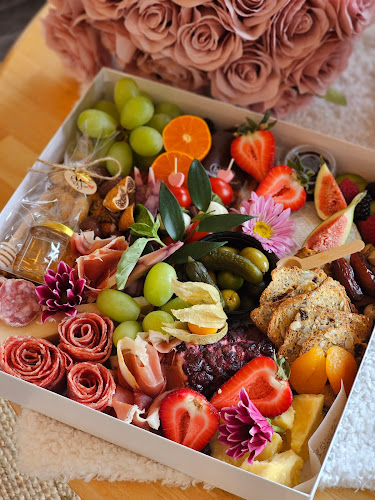 Amazing Graze | Mississauga Charcuterie Cafe & Grazing Experiences