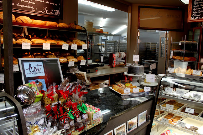 Cakebread Artisan Bakery & Hot Chocolates - Courtenay