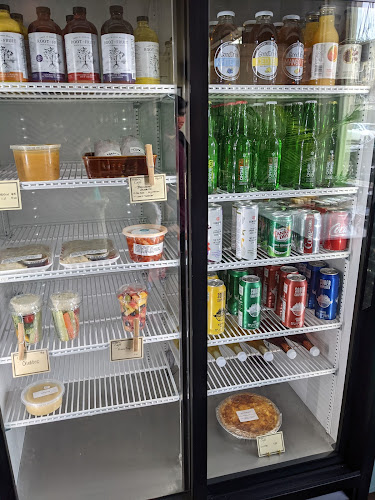 Comentarii opinii despre MeMe's Cafe and Food Shop